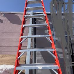 Werner 12 ft. Fiberglass Step Ladder 
