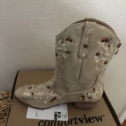 Comfort View Gold Boots 