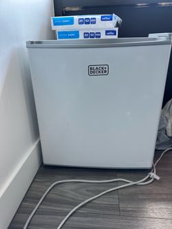 Black and decker mini fridge