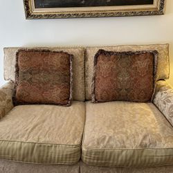 MUST SELL COMPLETE LIVING ROOM SET
