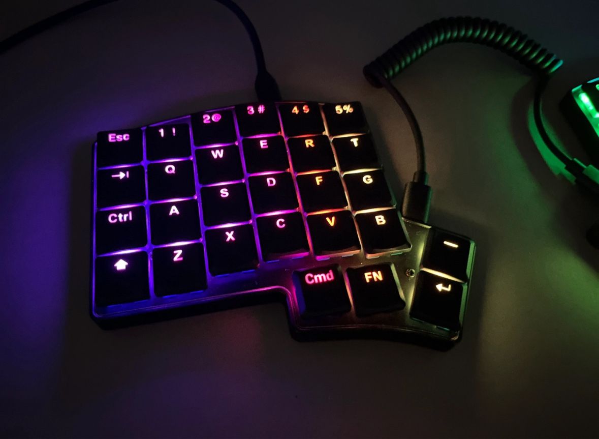 Custom Mechanical Keyboard Bundle β Iris CE Split + Cepstrum 65% Low Profile β Choc Switches + Keycaps + Accessories