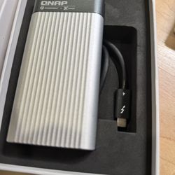 QNAP 10Gbe Network Adapter Type C & Thunderbolt 3/4