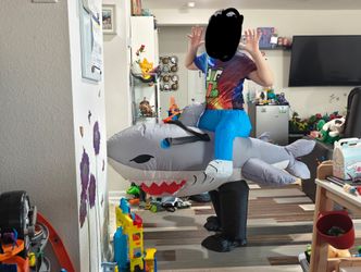 Riding Shark Inflatable Costume Ride On Shark Blow Up Suit for Halloween Cosplay Party