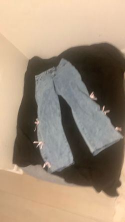 Girl baggy jeens with bows