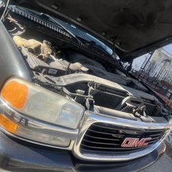 2003 Yukon Headlights 