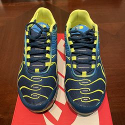 Boys Nike Air Max Plus 5.5 Y 7.5 W