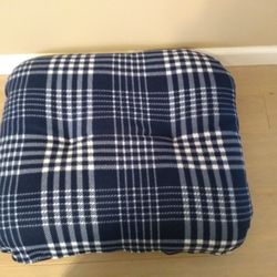 Dog Bed New Med-large 30x26x5