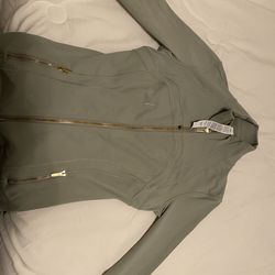 Lululemon define jacket In fog green with gold zipper SIZE 4