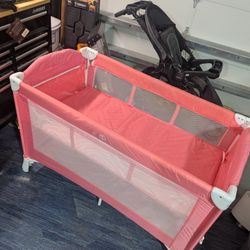 Pink Foldable Graco Pac And Play Good Condition Comes With Instructions 
