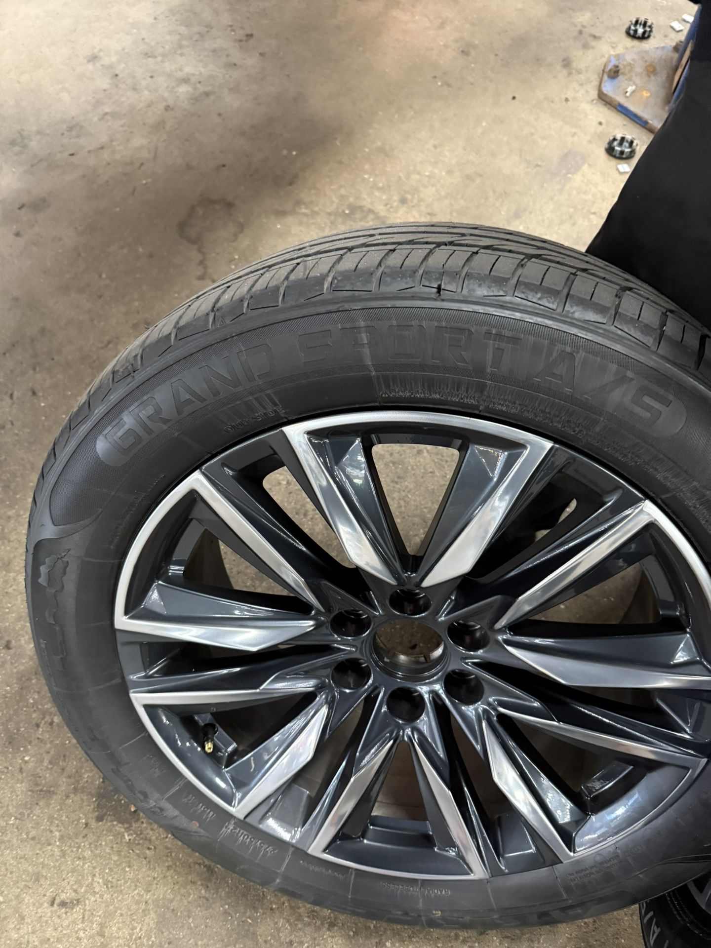 275/50/22 Arroyo Grand Sport Tires