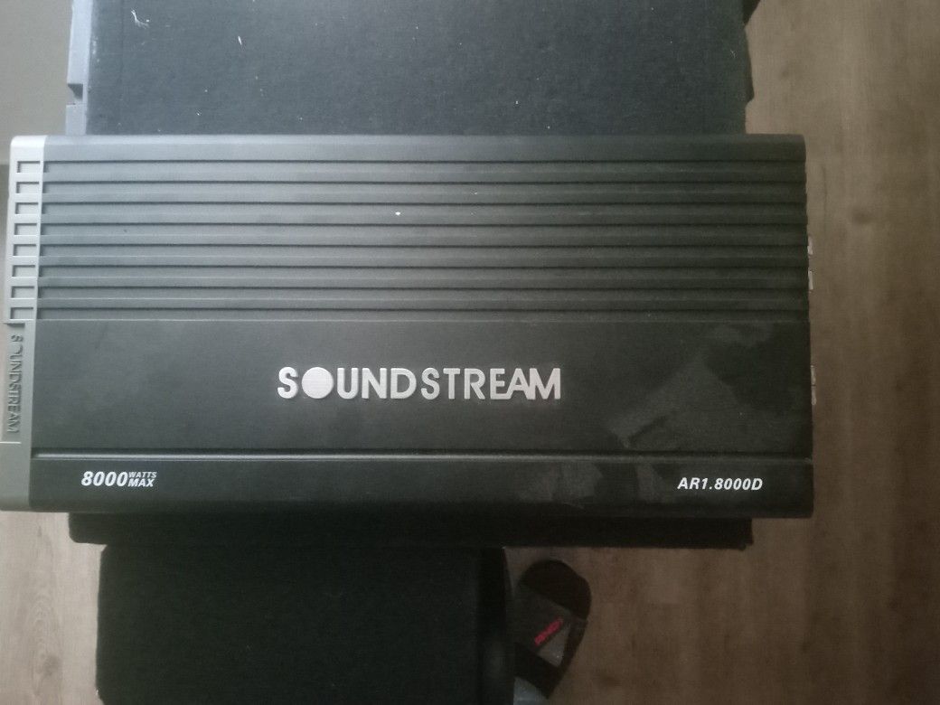 Two Solo-Baric 15s 8,000 Watt Soundstream Amp Monoblock