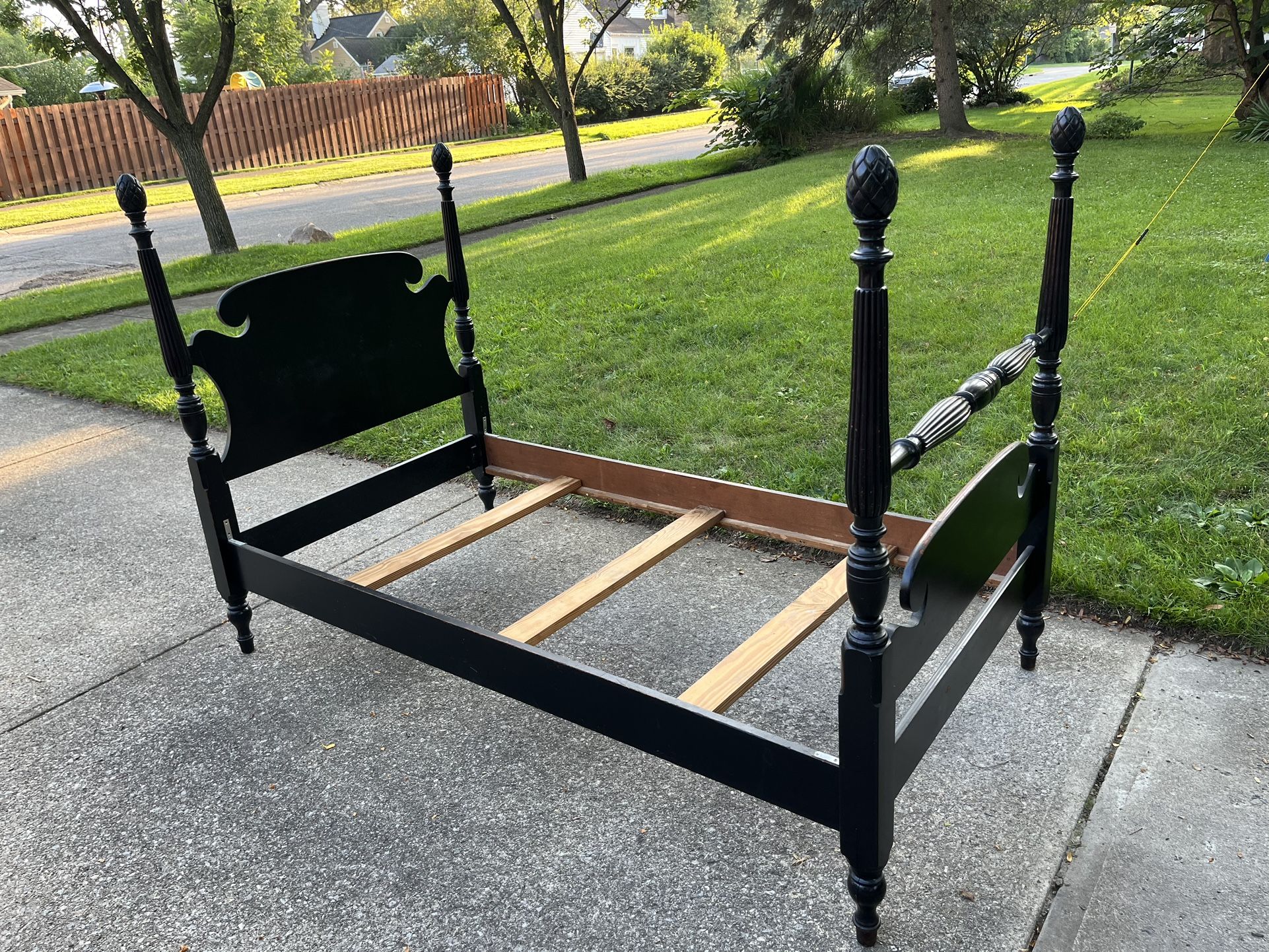 Single Bed Wood Frame used
