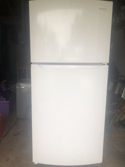 Frigidaire Free standing Frost free top Freezer  with even Temperature cooling System 