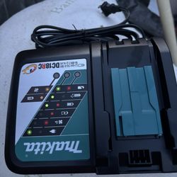 Makita Charger 
