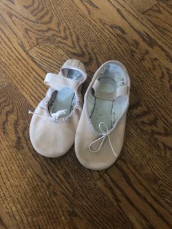 Ballet shoes Bloch kids girls size 9.5 D