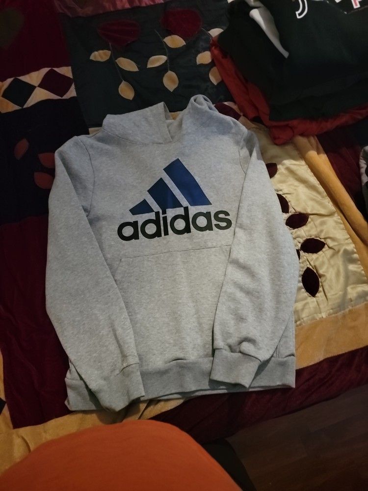 Adidas Boys XL Sweater