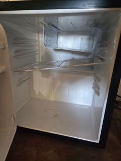 1.6 cuft dorm fridge