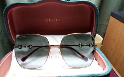 GUCCI  GG0879S