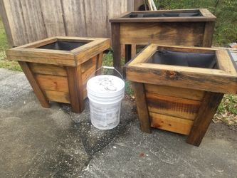 Large Planter Boxs and Raised Beds 