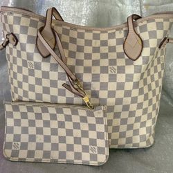 Pocketbook And Wristlet 