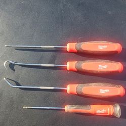 Mini Milwaukee small hooks