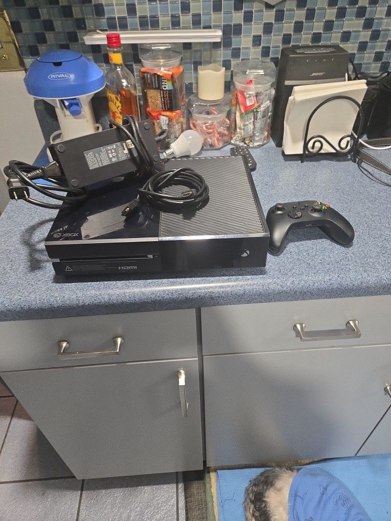 XBOX ONE Bundle With Controller