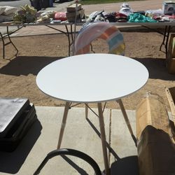 Round Table