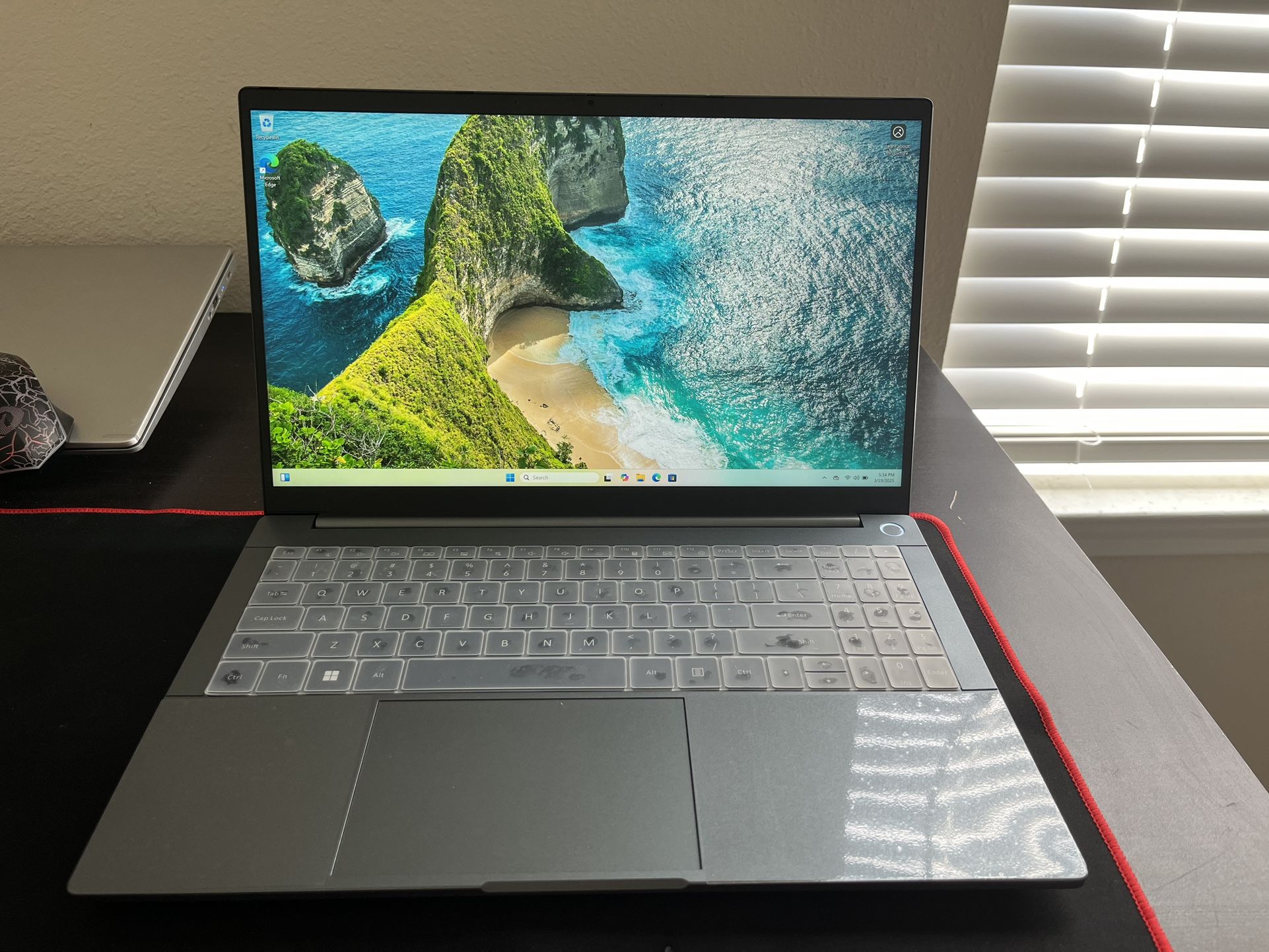 Gaming Laptop 15” Ryzen 7 7840HS Radeon 780M 32GB RAM, 1TB SSD, 165Hz QHD Display