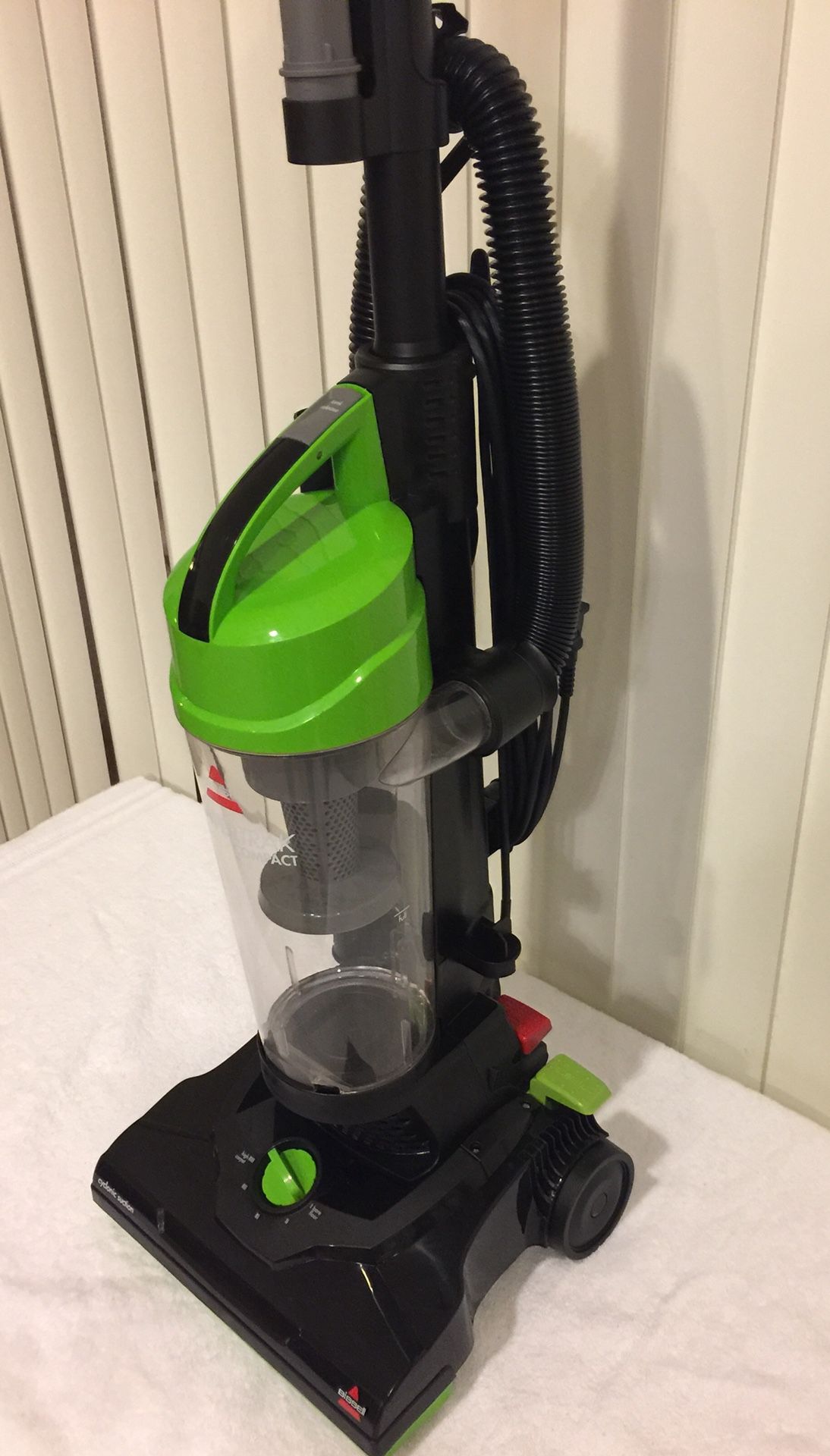 BISSELL® PowerTrak Compact Upright Vacuum Cleaner in Black/Lime - NEW!! - Open Box 📦