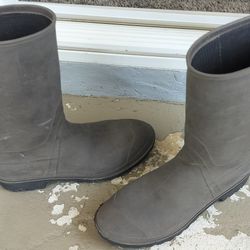 RUBBER BOOTS SIZE 10 