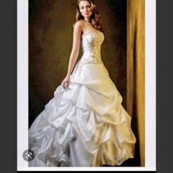 Wedding dress Piccione Size Small/ Medium 