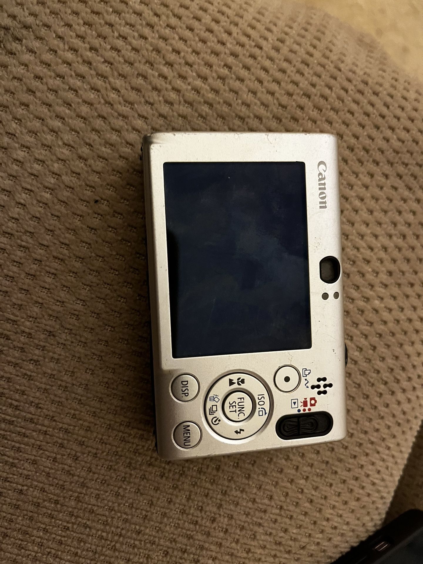 canon powershot sd1100 is silver