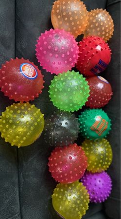 NEW‼️ SPIKY RUBBER BALLS • DAVE AND BUSTERS