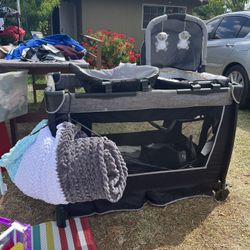 Playpen With Bassinet And Changing Table 