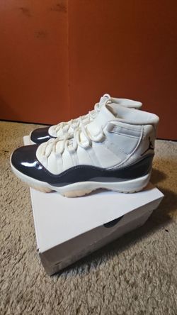 Air Jordan 11 Retro Neapolitan Size 10w Pre Owned Excellent Condition!