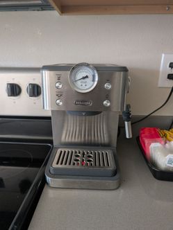 Delonghi Espresso Machine /Milk Frother
