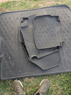 Subaru outback matts and cargo cover