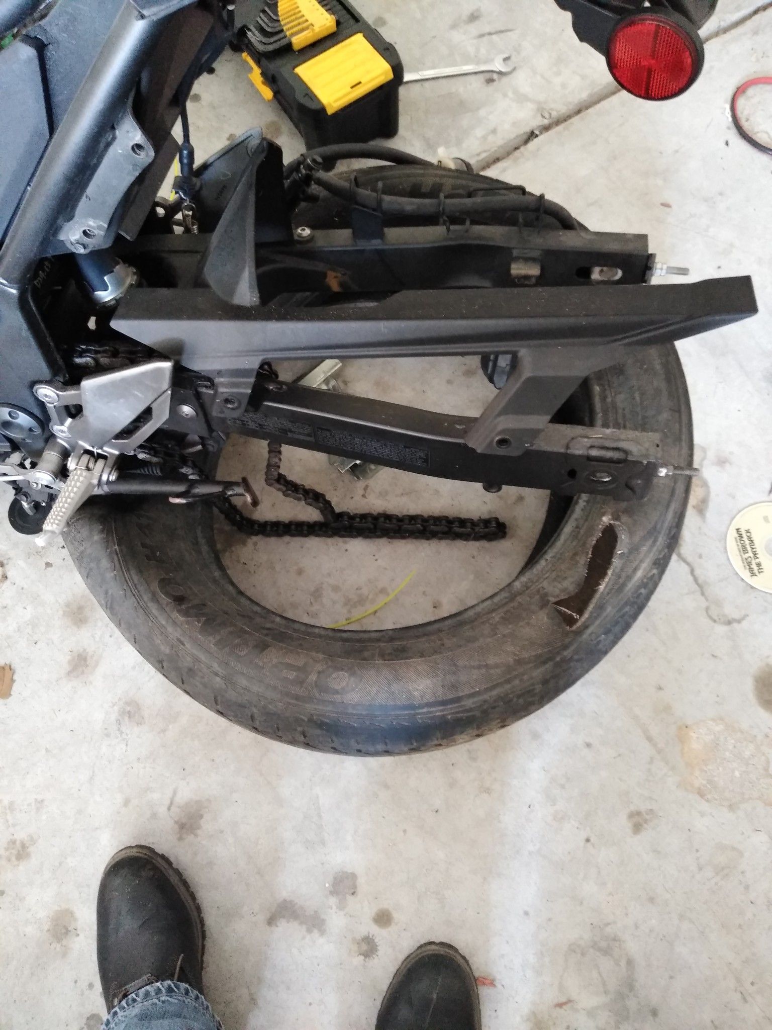 2014 Kawasaki Ninja 300 swingarm