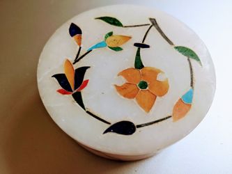 Round Shape Marvel Box