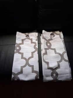 Grommet drapes