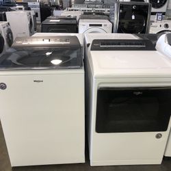 Whirlpool Top Loading And Gas Dryer Set