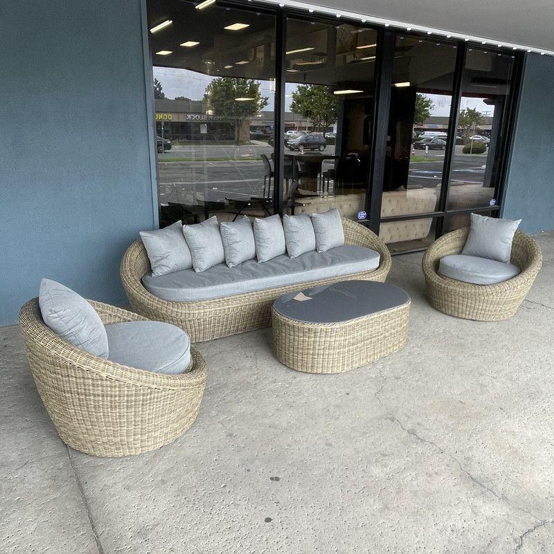 Pismo Gray Outdoor Seating Group w/ Coffee Table / 4pc