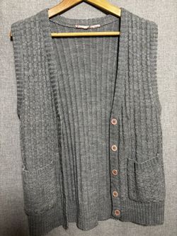 Classic Vintage Cable Knit Button Down Sweater Vest Gray