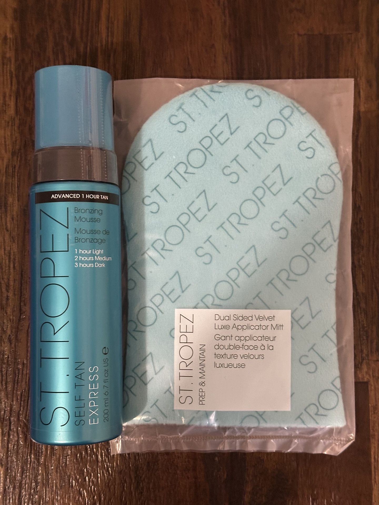 St. Tropez Self Express Bronzing Mousse and glove