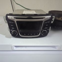 Original Stereo 2016 Hyundai Accent 