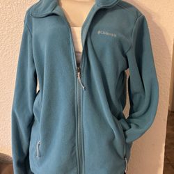 Women’s Large Columbia sweater 
