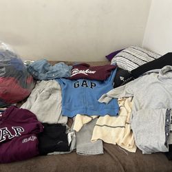 Women’s XL Clothing Bundle - Name Brands (GAP, Old Navy, Tommy Hilfiger, SHEIN)