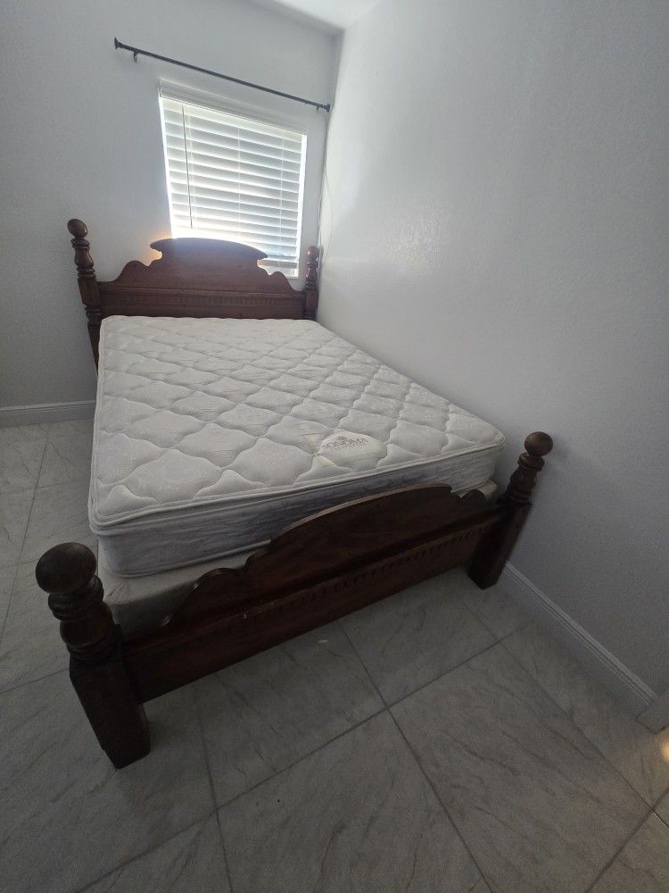 Solid Wood Bed Queen