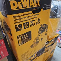 DEWALT 12 Gallon STEALTHSONIC Ultra Quiet Poly Wet Dry Vacuum, DXV12P-QTA Powerful Suction Noise Reduction Vac, 5.5 Peak HP Shop Vacuum for Jobsite/Wo