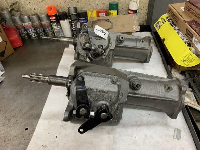 .Muncie Sm 318 3spd Transmission 